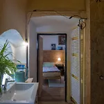 Very Old House Апартаменты Ptice