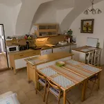 Very Old House Апартаменты