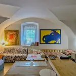 Апартаменты Very Old House