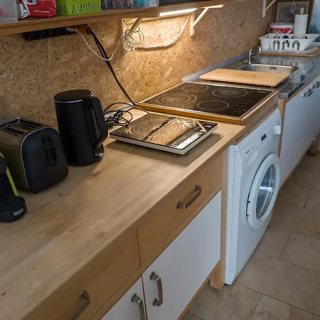 Very Old House アパート *