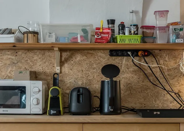 아파트 Very Old House