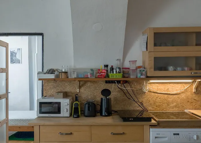 아파트 Very Old House