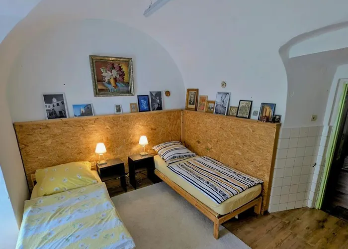 Very Old House 아파트 *